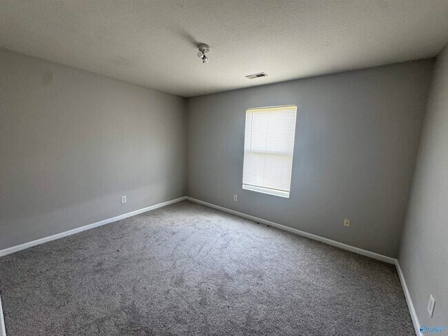 Building Photo - 227 Farmington Dr