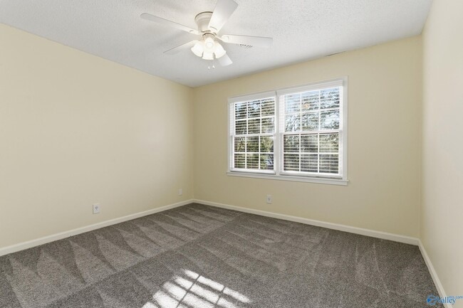 Building Photo - 11303 Mountain Crest Dr SE