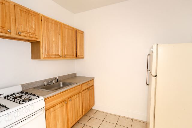 Building Photo - 4856 N Damen Ave