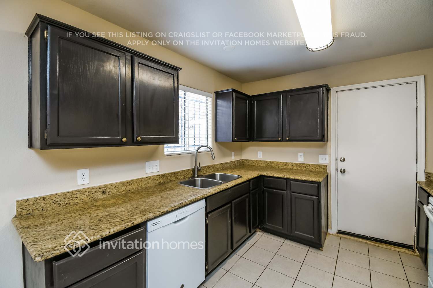 Building Photo - 2143 W Roeser Rd