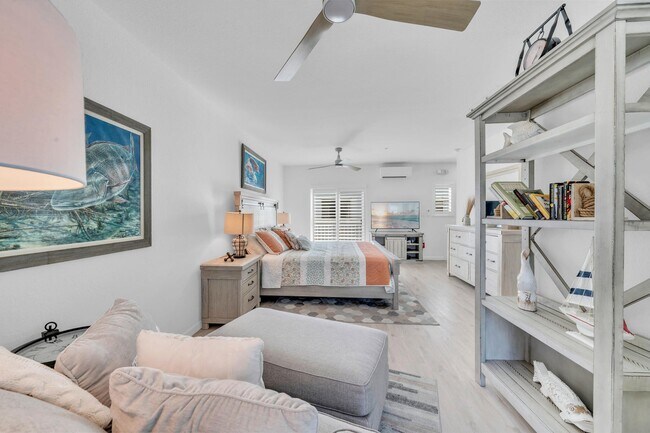 Building Photo - 10877 Overseas Hwy