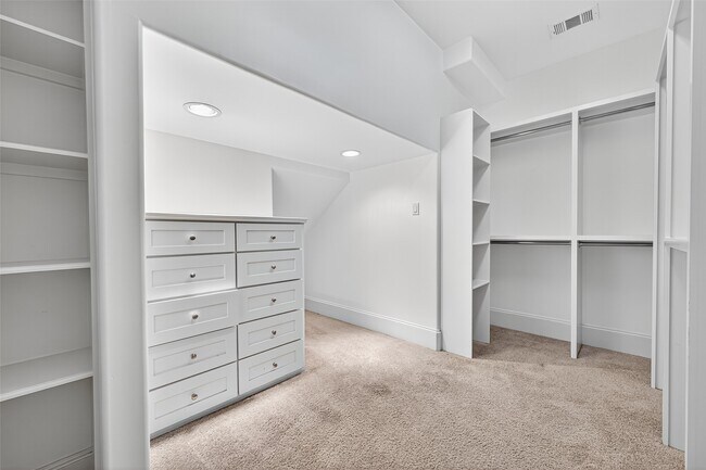 Building Photo - 6 S Berryline Cir