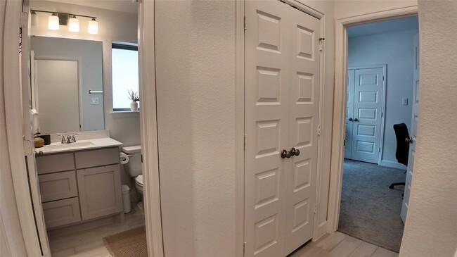 Building Photo - 27127 Cutleaf Daisy Ct