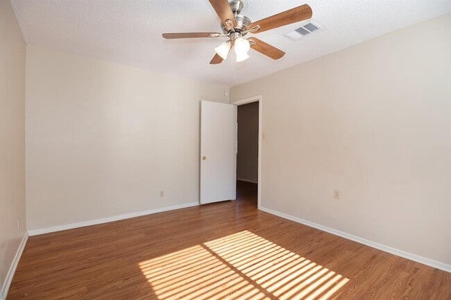 Building Photo - 4203 Balboa Ln