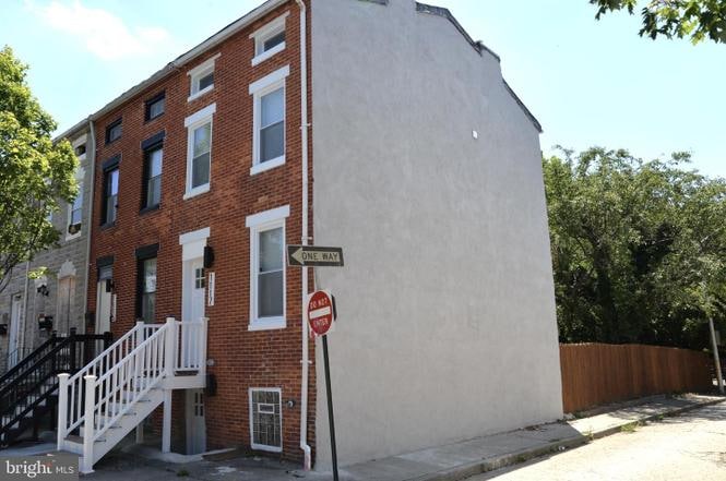 Building Photo - 1117 W Lombard St