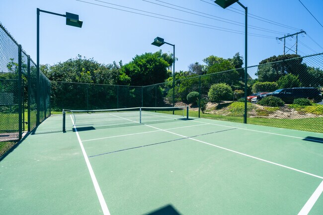 Building Photo - 1808 Cottonwood Ave