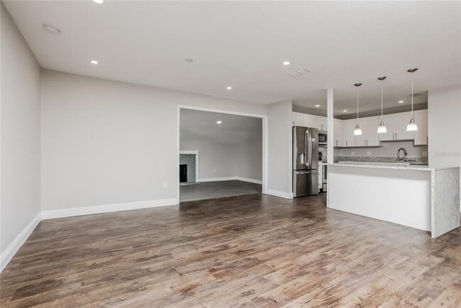 Building Photo - 5709 Ridgeway Dr