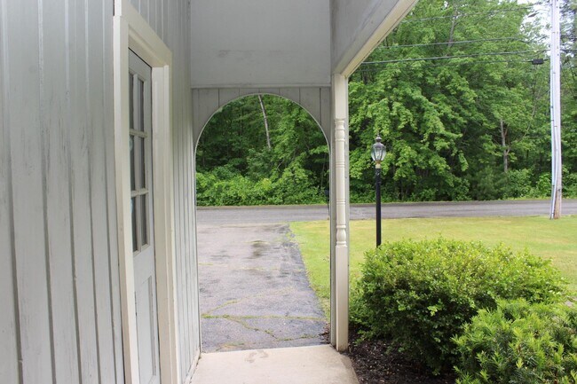 Building Photo - 331 Shore Dr