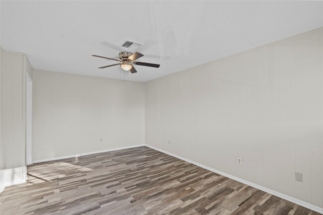 Building Photo - 2729 Main St