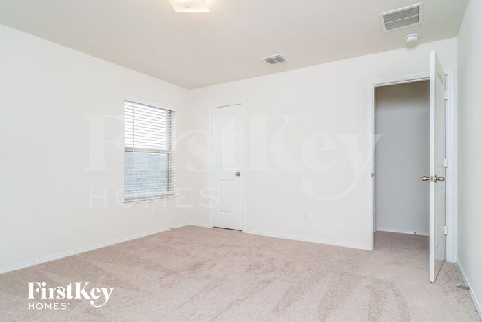 Building Photo - 446 Stuart Ln