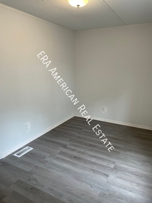 Building Photo - 5975 Staff Rd