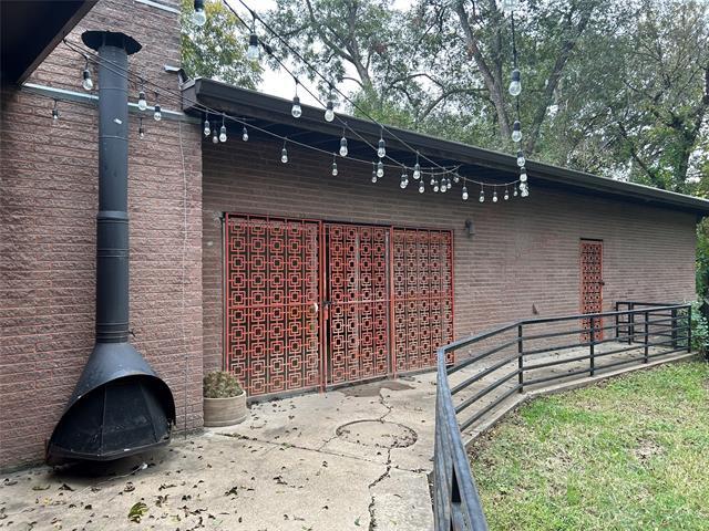 Building Photo - 2224 Lakeland Dr