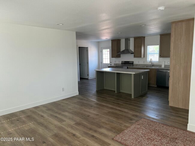 Building Photo - 25317 N Lakeside Dr