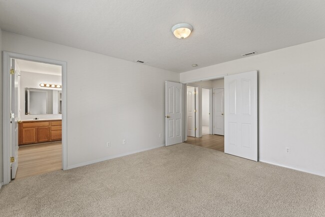 Building Photo - 3589 N Chatterton Way