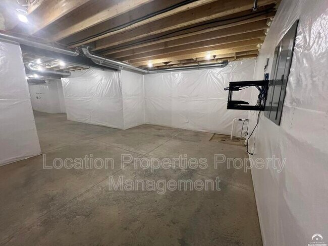 Building Photo - 1840 Quail Creek Dr