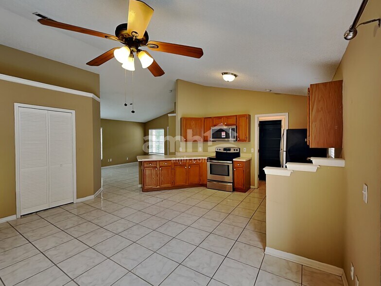Building Photo - 12600 Parkbury Dr