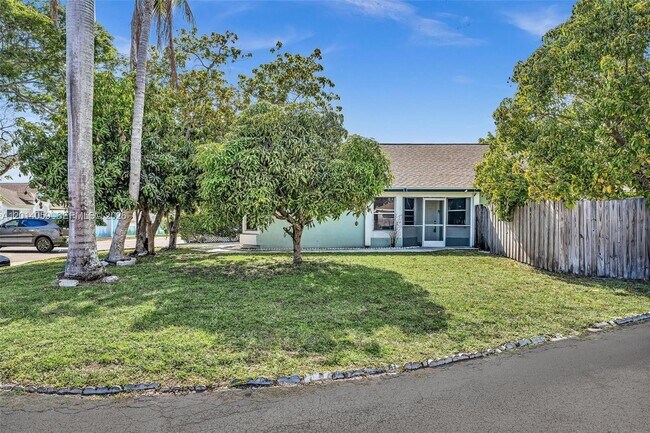 Building Photo - 1308 E Glen Oak Rd