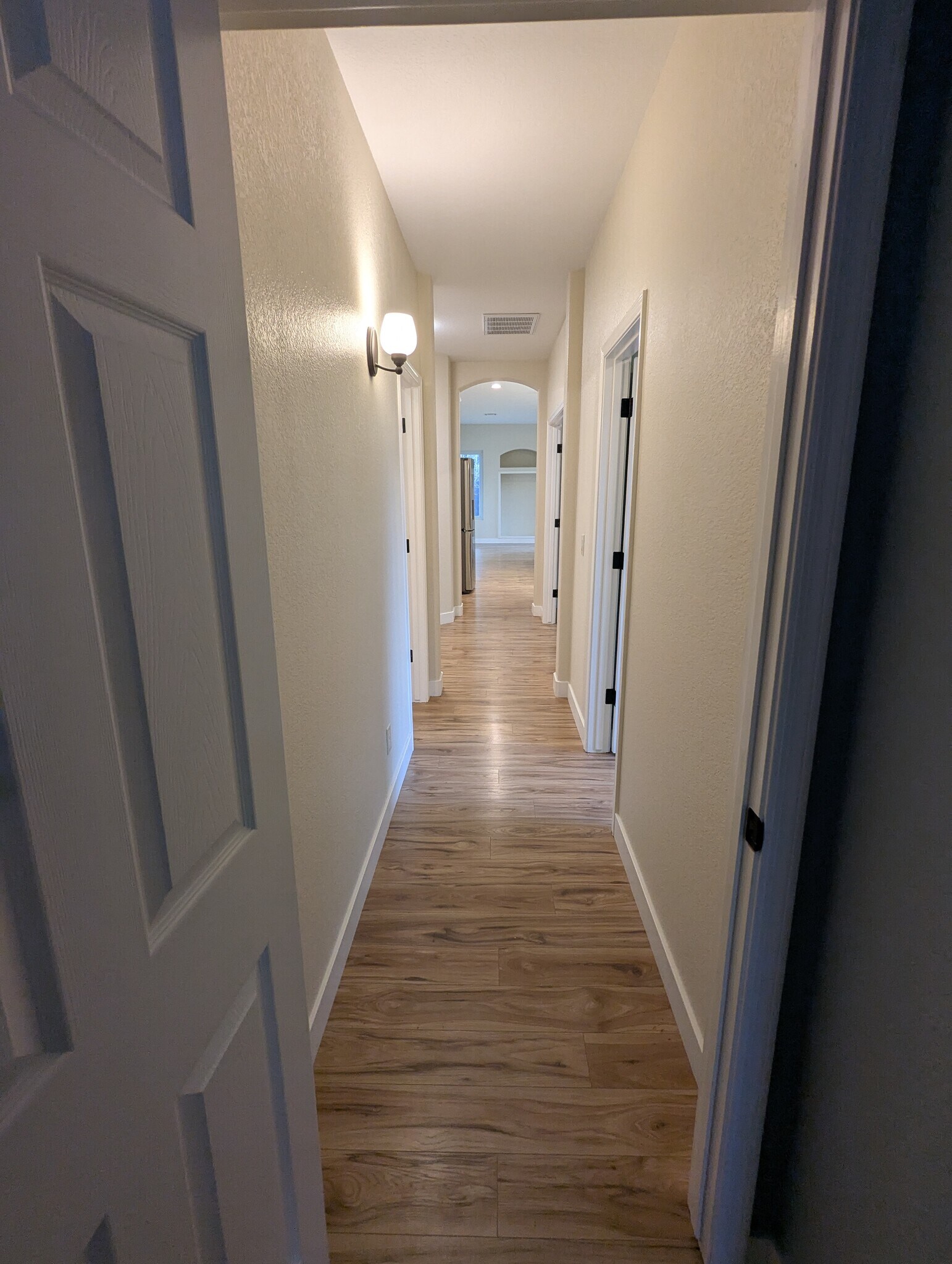 Building Photo - 267 E Smoke Tree Rd