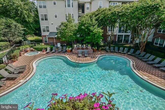 Building Photo - 1570 Spring Gate Dr.