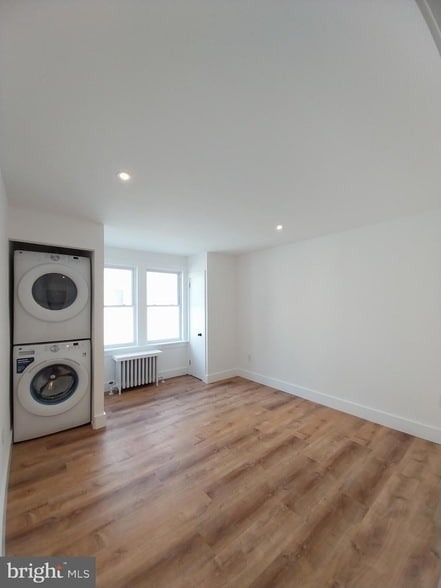 Building Photo - 525 New St