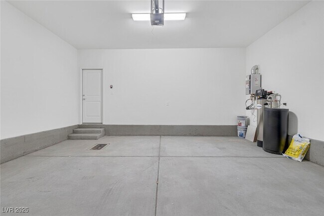 Building Photo - 1561 Crowned Eagle St