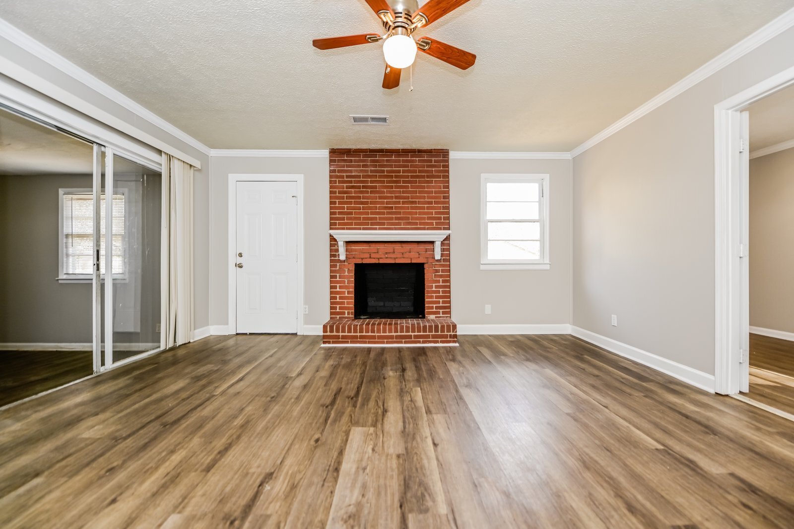 Building Photo - 114 Ravenwood Way