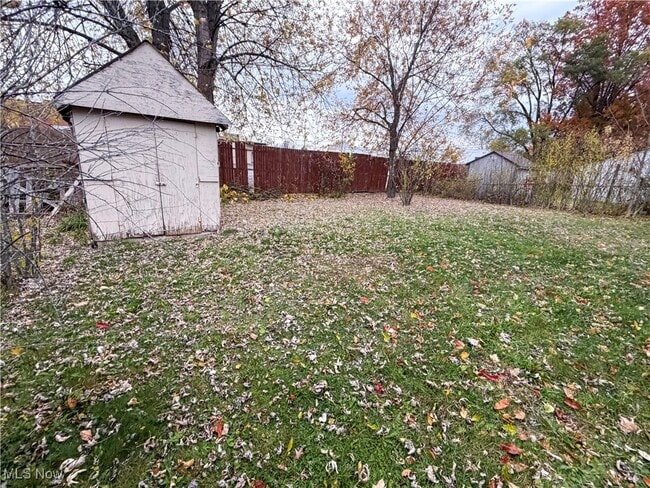 Building Photo - 3380 Sunnybrooke Dr