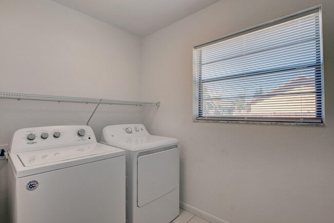 Building Photo - 12449 Westhampton Cir