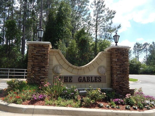 Building Photo - The Gables 2BR | 2.5BA Townhome!