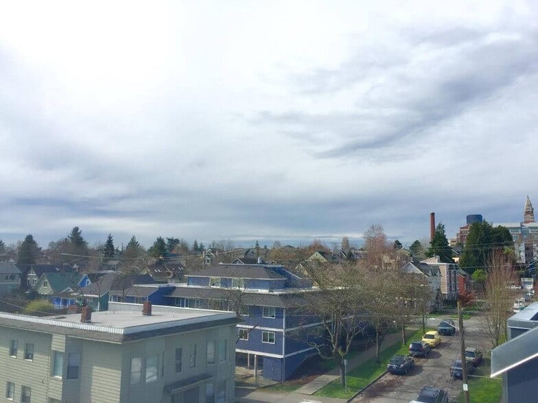 View From Rooftop Deck (1) - 2118 E James St