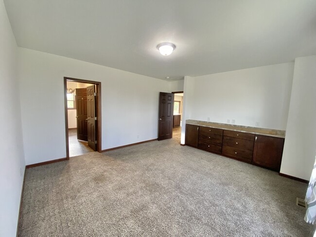 Building Photo - 3257 Harrison Rd