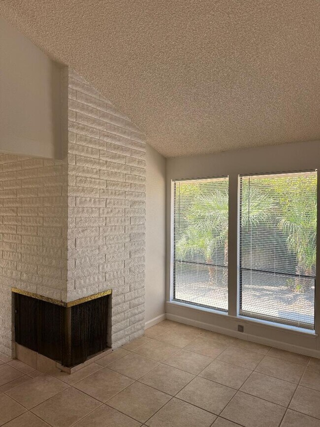 Building Photo - 40353 Sugar Bush Ct