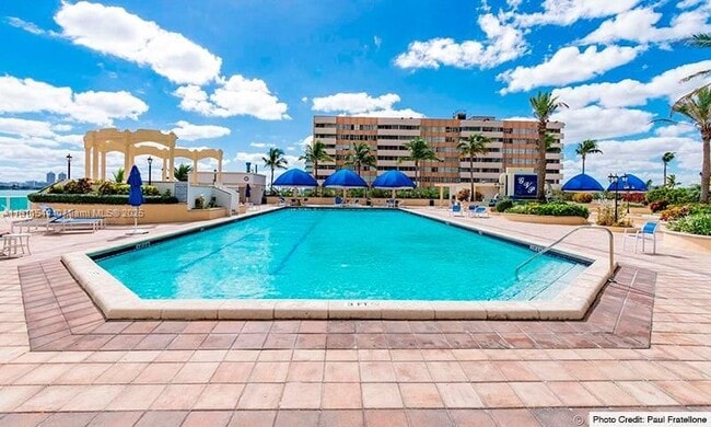 Building Photo - 7601 E Treasure Dr