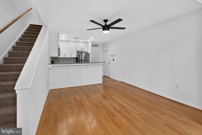 Building Photo - 704 N 18th St