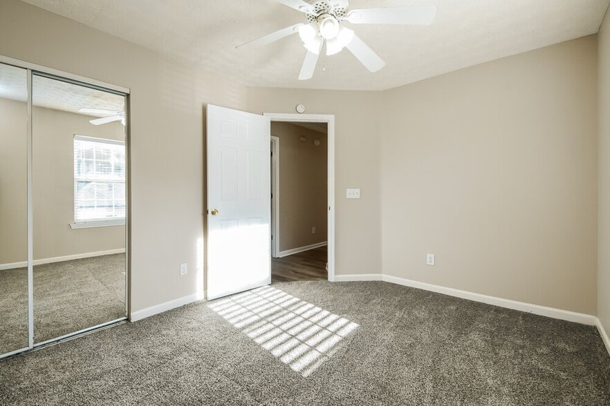 Building Photo - 270 Windcroft Ln NW