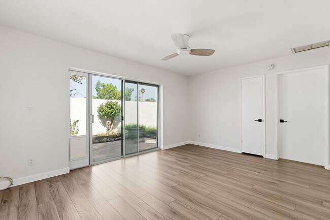 Building Photo - Less than 2 miles from Old Town Scottsdale!
