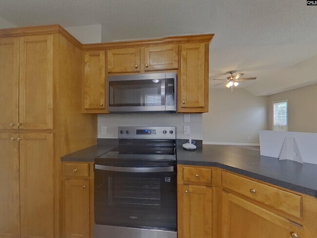 Building Photo - 608 Cottontail Ct N