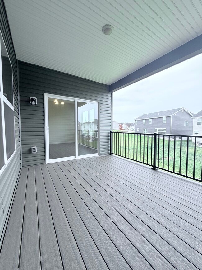 Building Photo - 810 Colony Rdg Ct