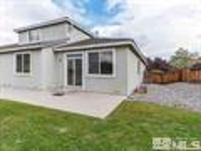 Building Photo - Centrally located in Sparks