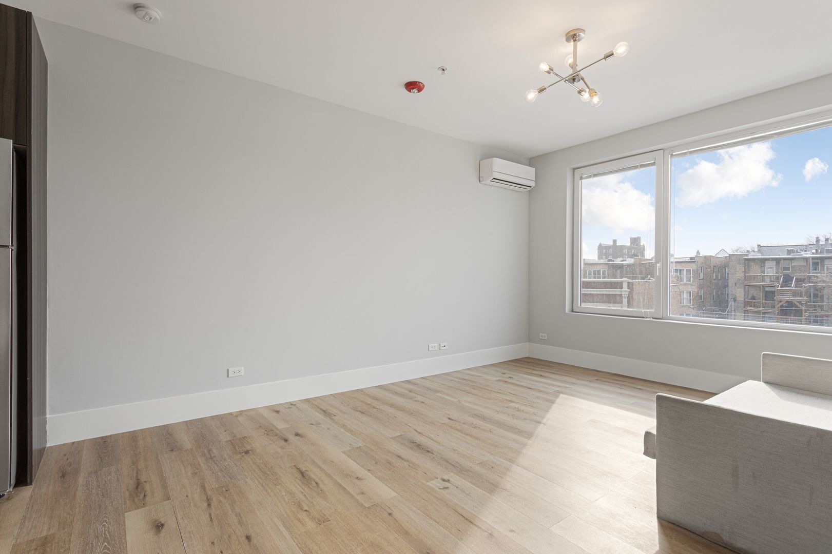 Building Photo - 1517 W Howard St