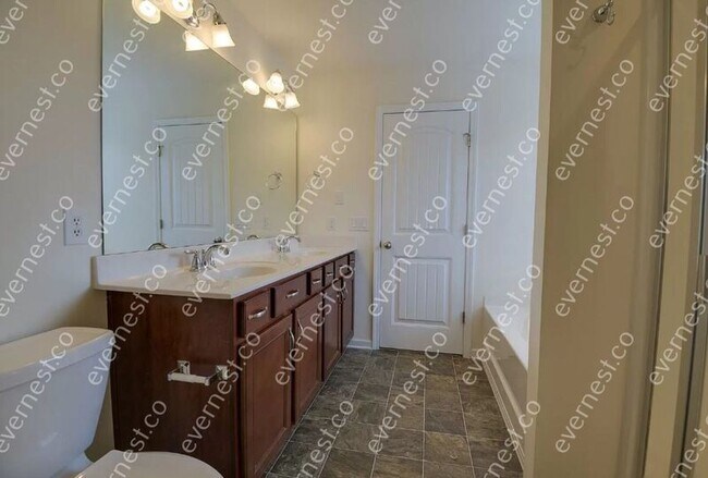 Building Photo - 1628 Stonewater Dr