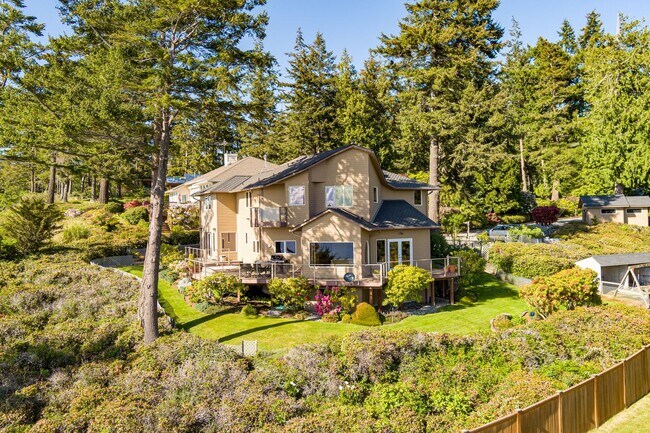 Building Photo - Gorgeous West facing View Home in Coupeville with Acreage and Privacy!