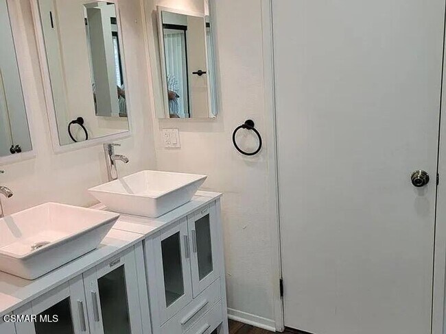 Building Photo - 28910 Calabria Dr