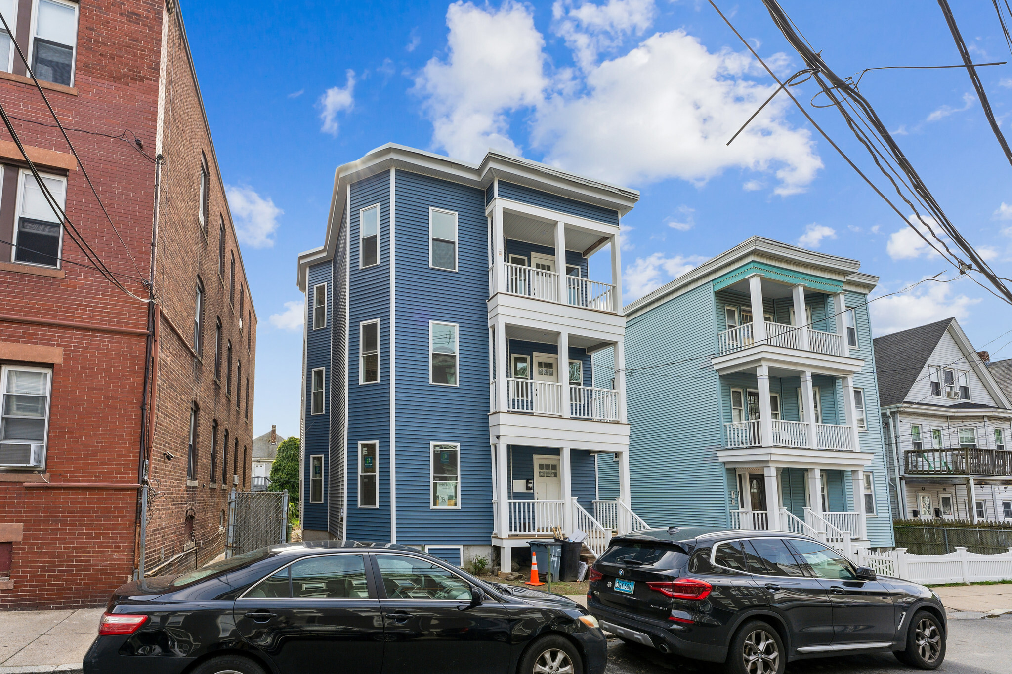 Building Photo - 47 Brackett St