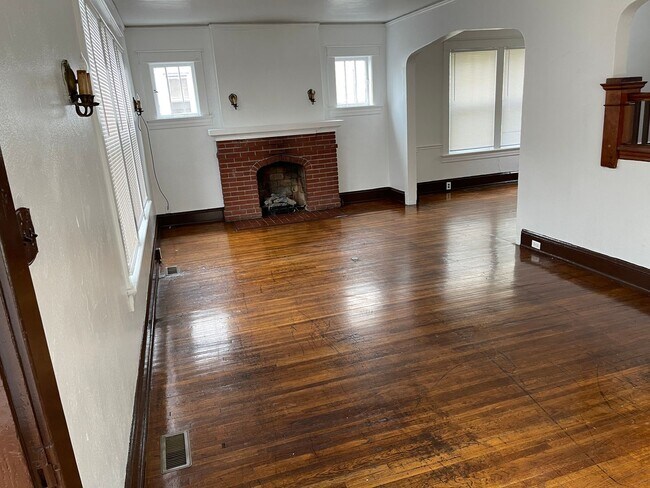 Building Photo - Single Family Home in The Heart of Lynchburg
