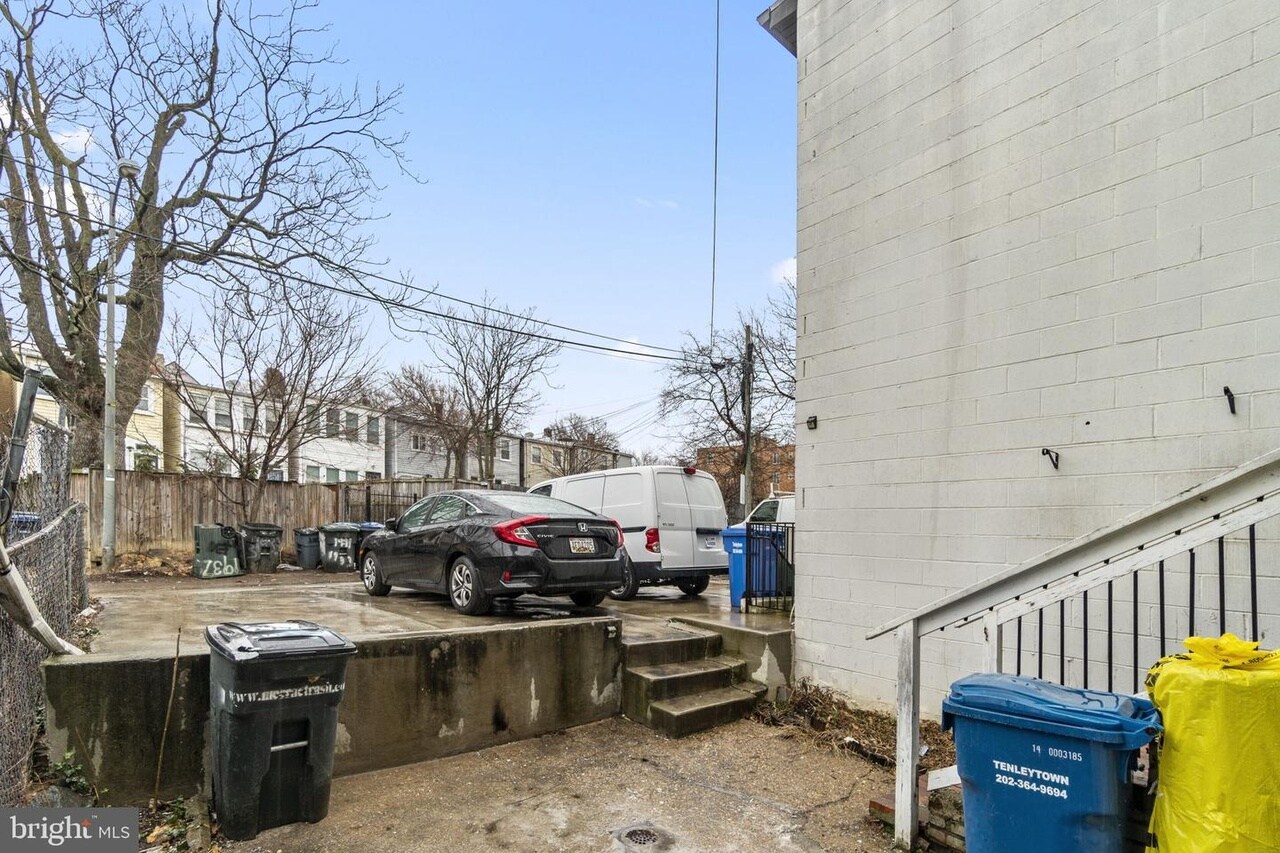 Building Photo - 1924 Benning Rd NE