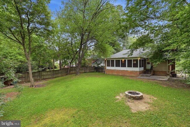Building Photo - 8621 Buckboard Dr