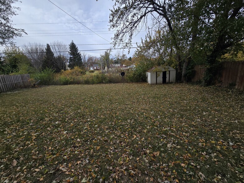 Building Photo - 1415 W Duchesne Dr