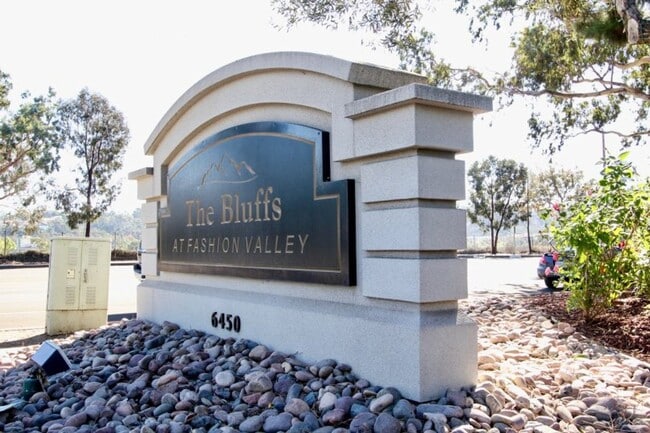 Building Photo - Furnished Apartment for Rent at The Bluffs...