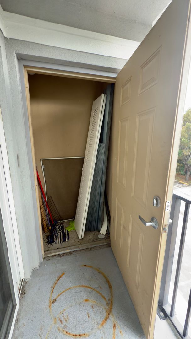 Building Photo - Beautiful 3-bedroom, 2-bath condo in Vista Trace